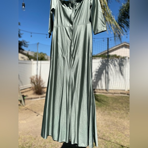 Green Dress - Picture 1 of 6